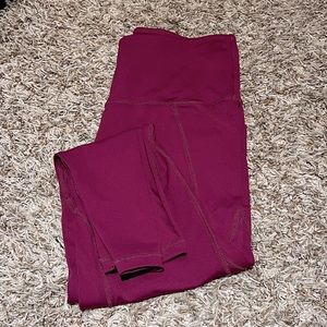 WodBottom fuchsia pocket capris